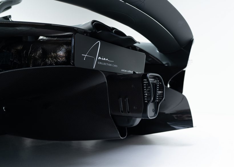 R5107301 Aston Martin Valkyrie