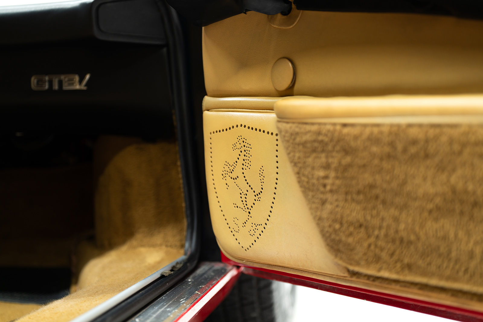 R5100039 Ferrari 308 GTBi