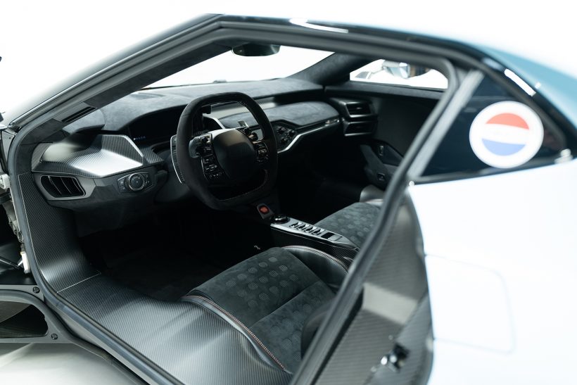 R5109063 Ford GT Heritage Edition